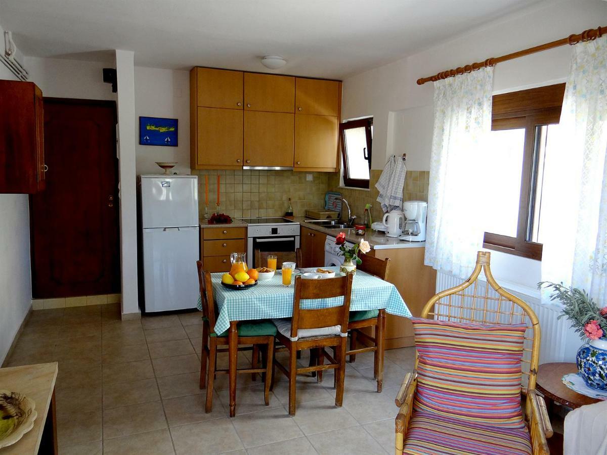Apartment By The Sea Kato Daratso Exterior foto